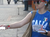 Роздача листівок